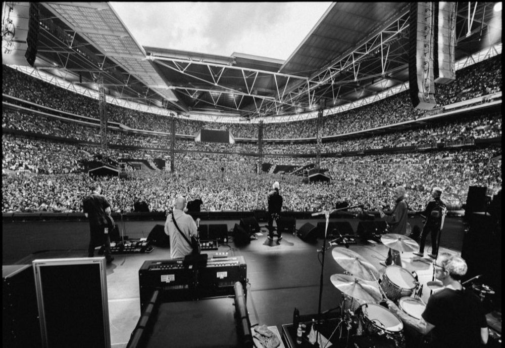 UN BĂRBAT A MURIT LA UN CONCERT AL GRUPULUI OASIS