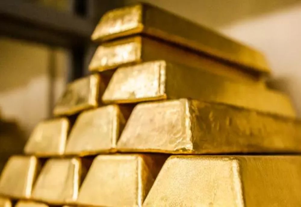 Record absolut: aurul sare peste 5.000 de dolari uncia