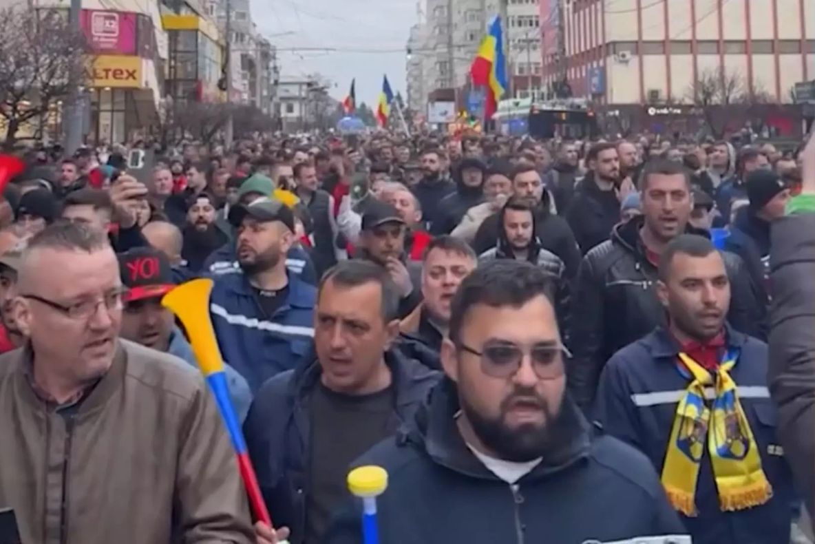 Veste cumplită înainte de Paște: Mii de români, dați afară! Val de concedieri masive în prag de sărbători