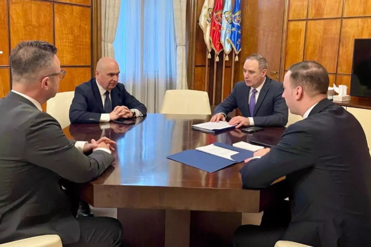 Bolojan amenință că demite prefecții și secretarii de stat: „La Oradea am închis toate pierderile și robinetele!”