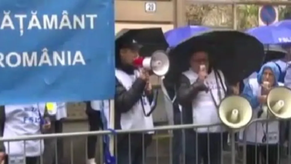 Grevă în mai multe sectoare, de mâine. Angajații din Finanțe se alătură protestului din Sănătate