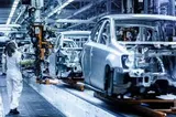 Cel mai mare producător auto european concediază peste 100.000 de angajați. Mai multe fabrici vor fi închise