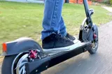 Ce pași trebuie să urmezi dacă ai avut un accident cu o trotinetă electrică