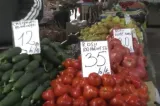Scumpiri în piețe. Ce cumpără o pensionară cu 100 de lei