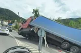 Tragedie în Bihor. Un bărbat de 28 de ani a murit după ce a fost lovit de un autotren