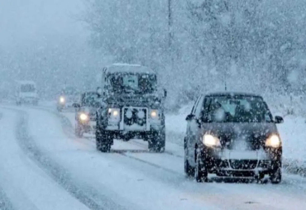 Vremea se schimbă radical. Atenționare meteo de zăpezi viscolite și vânt puternic