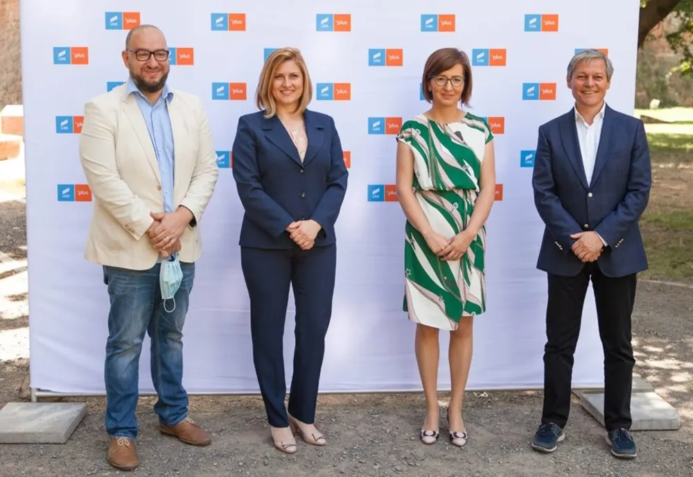 Alianța USR PLUS Bihor şi-a anunţat candidaţii pentru alegerile din septembrie, în prezenţa lui Dacian Ciolos