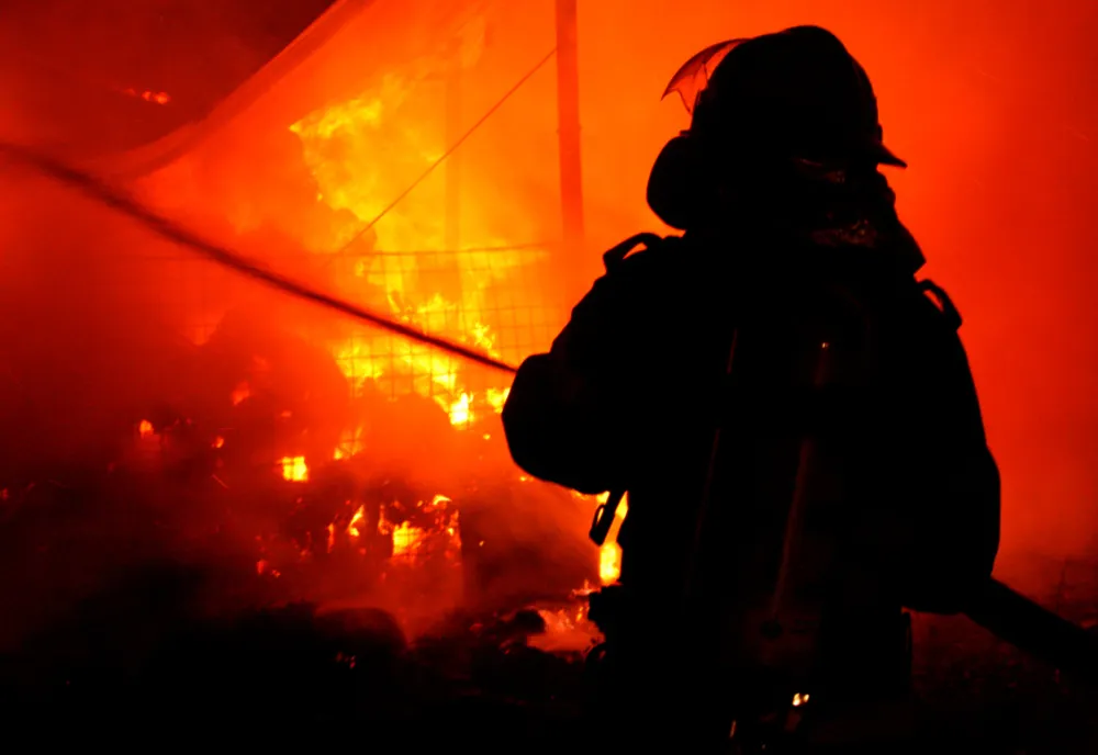 Tragedie într-o localitatea din Bihor! O femeie a murit într-un incendiu care i-a cuprins casa