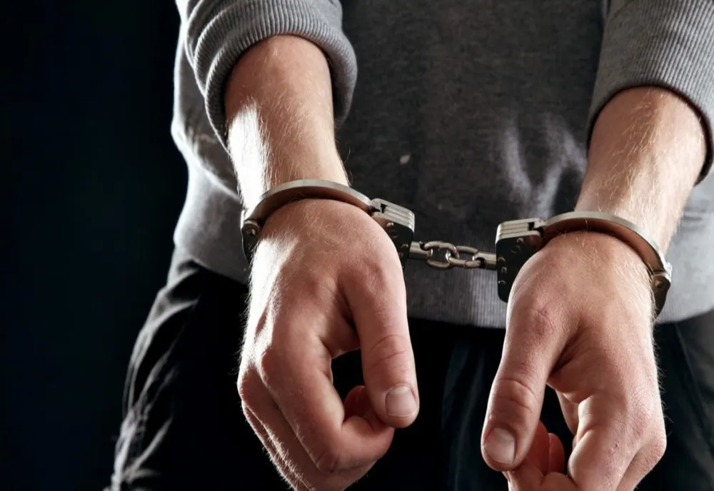 Bărbat din Salonta, arestat preventiv după ce a tâlhărit un bătrân de 84 de ani