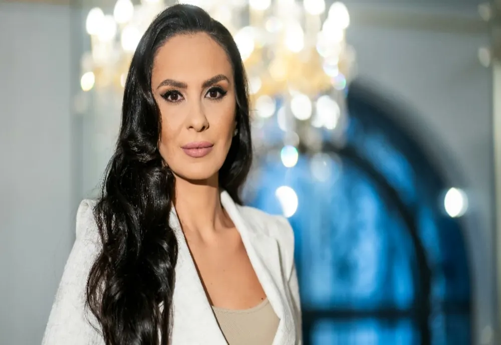 Alexandra Păcuraru | Propaganda se strecoară în școli, pericolul pentru copii este uriaș