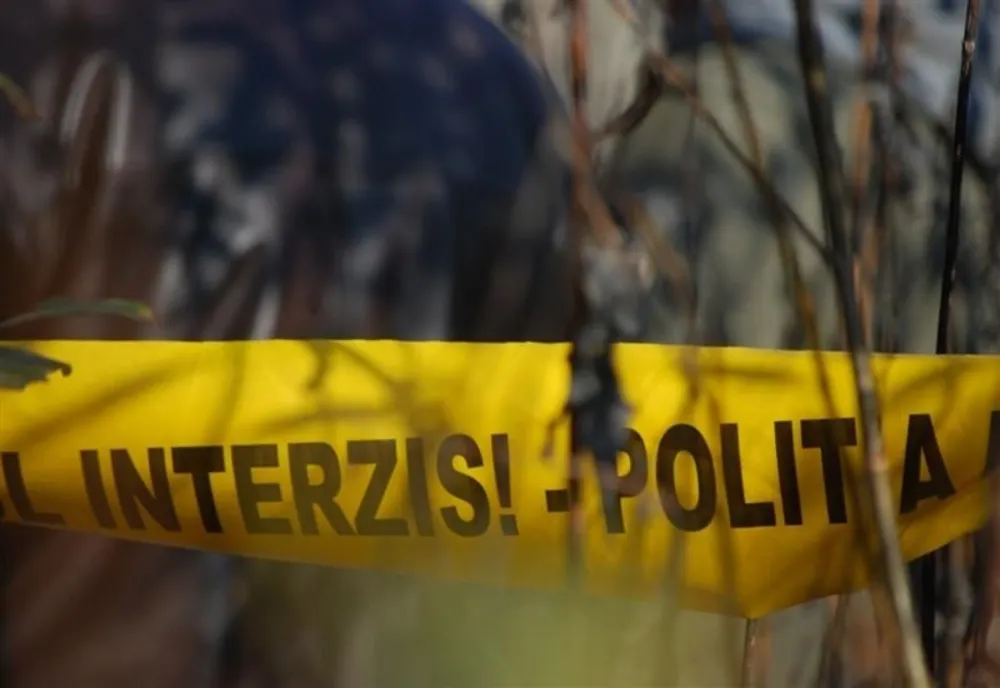 Bărbat din Mișca, găsit mort sub un tractor