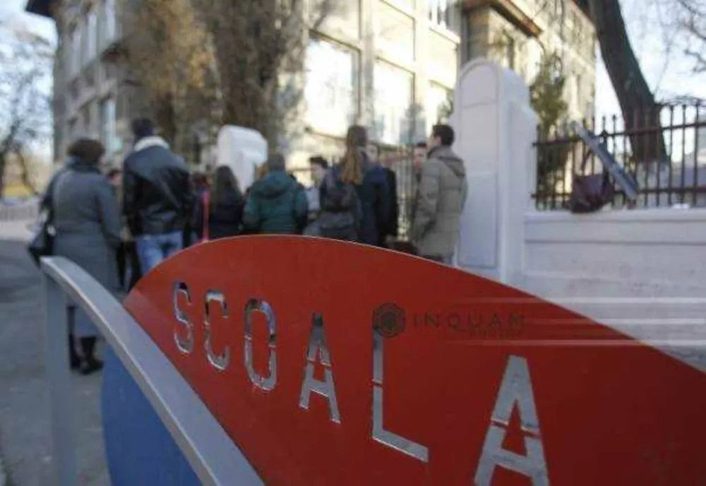 SCANDAL LA LICEUL TEHNOLOGIC DIN ORADEA: DIRECTORUL RIDICAT DE POLIȚIE DIN ȘCOALĂ PENTRU BEȚIE ȘI AGRESIUNE