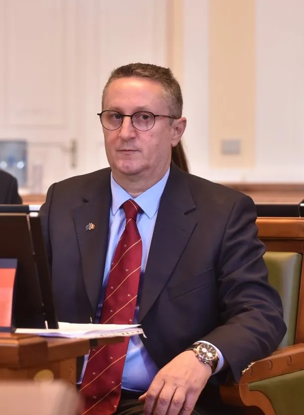 MOZA COSTEL - CONSILIER LOCAL AUR ORADEA: ”ORĂDENII NU SUNT RESPONSABILI PENTRU TOATE DEZECHILIBRELE ECONOMICE ALE REGIEI OTL. E NEDREPT ȘI INECHITABIL CA GREȘELILE DE MANAGEMENT SAU LIPSA AJUSTĂRILOR FĂCUTE LA TIMP SĂ FIE DECONTATE DE CEI CARE ÎȘI DUC TR