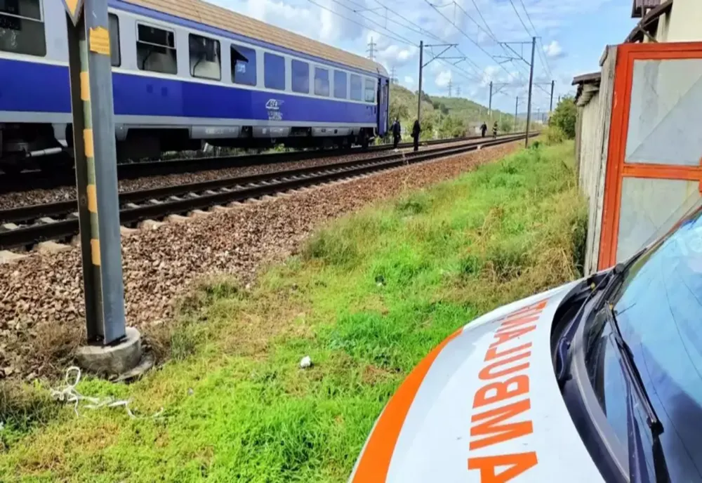 TREN DERAIAT DUPĂ CE A LOVIT UN AUTOTURISM, LA SALONTA