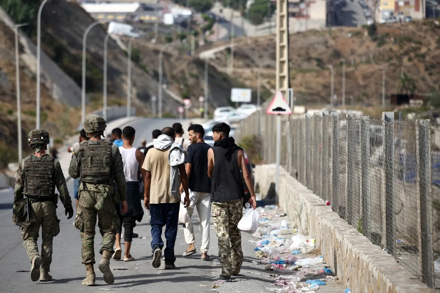 Mii de migranți marocani la Ceuta