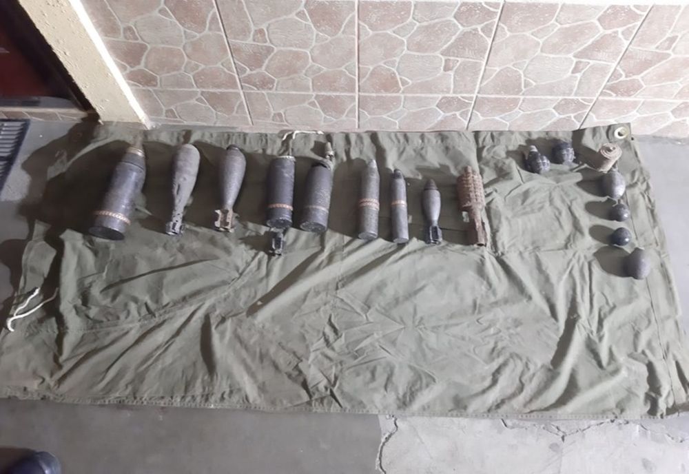 Orădean rănit în propria casă de un proiectil. Pompierii au descoperit la domiciliu un depozit colosal de muniție