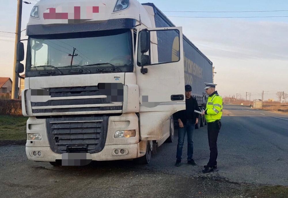 Un șofer de TIR gălățean a fost prins în Bihor