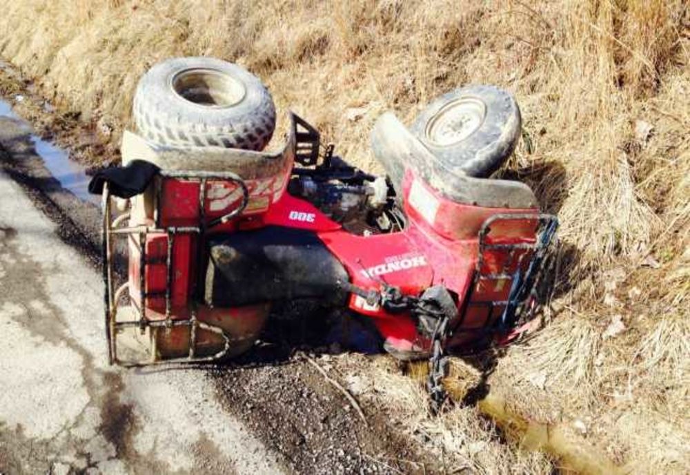 Femeie accidentată de un ATV cu număr expirat