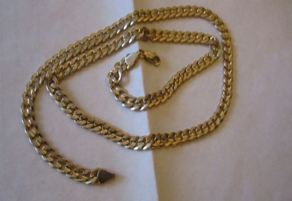 Bărbat din Aleșd, cu dosar penal pentru furtul unui lănțișor din aur