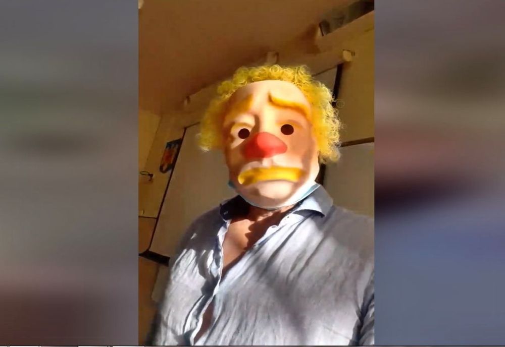 Profesor din Oradea, amendat după ce și-a instigat elevii să nu poarte mască în timpul cursurilor! Mesajul ulterior al dascălului