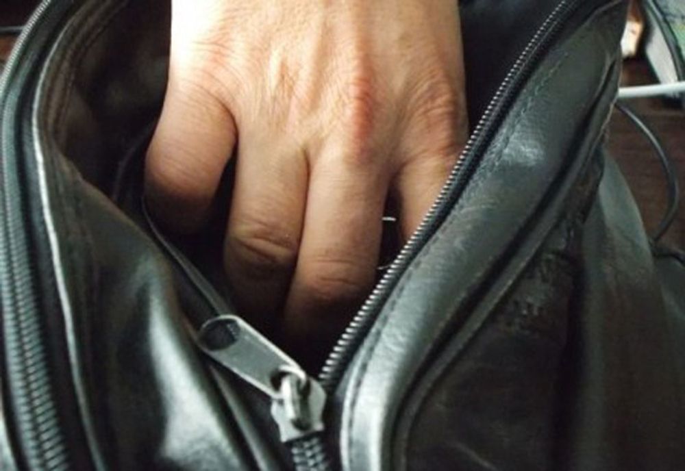 Marghitean, cu dosar penal pentru furtul unui telefon