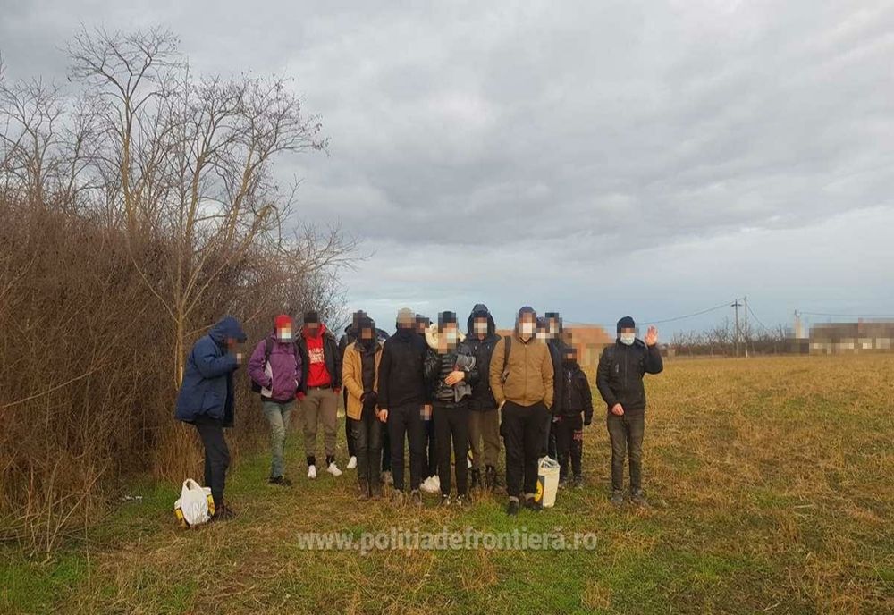 Cincisprezece cetățeni străini opriți la frontiera de vest