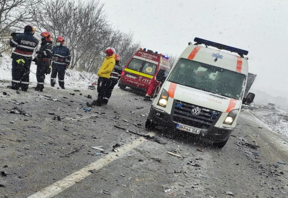Accident grav pe DN 76, între Lunca și Vașcău, între un autoturism si un autotren 