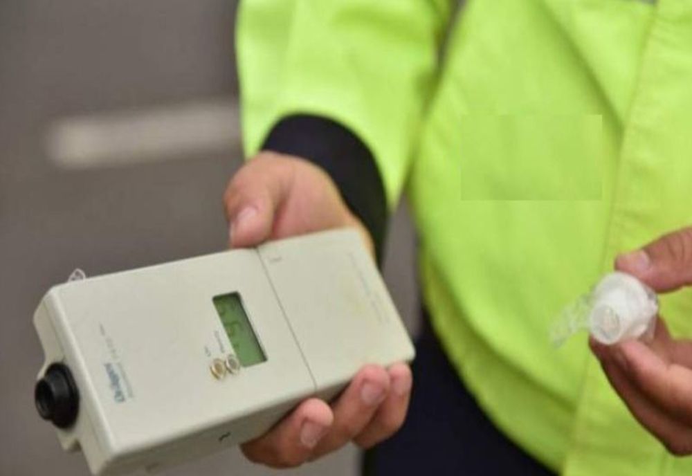 Orădeancă, criță la volan, n-a mai văzut drumul! A lovit două autoturisme parcate