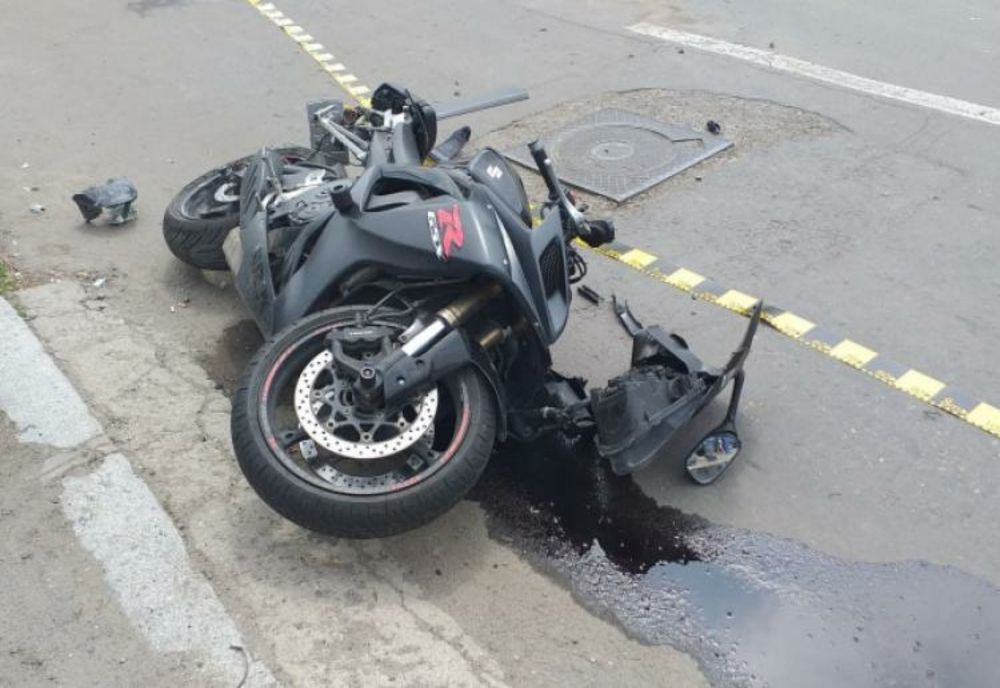 Motociclist din Sântandrei rănit după ce s-a izbit frontal de un zid de piatră