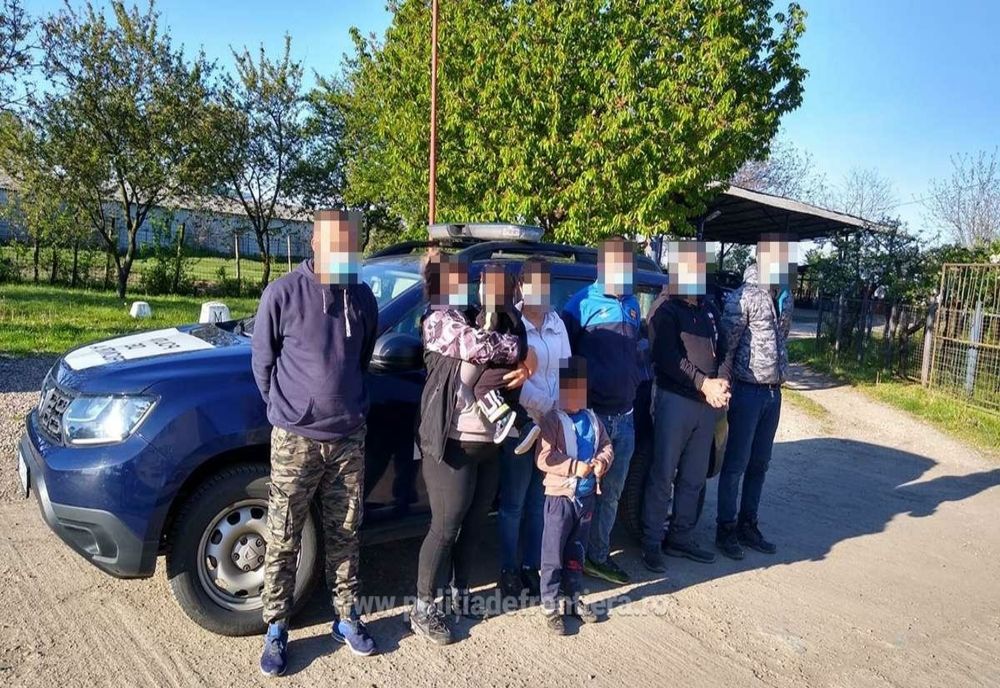 Opt cetăţeni din Siria și Irak, depistaţi în apropierea frontierei cu Ungaria