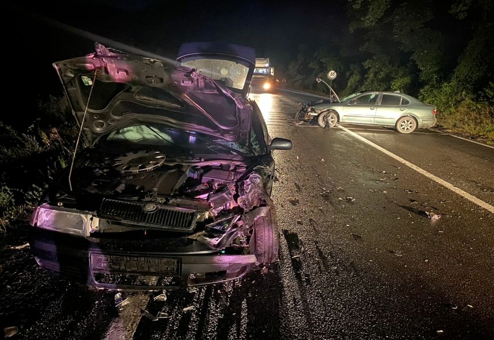 FOTO | Accident între Cluj şi Oradea! Două persoane rănite