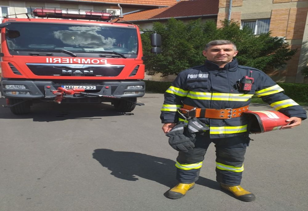 FOTO | Un pompier, aflat în timpul liber, a împiedicat mistuirea unei cabane din satul de vacanță Vârtop 