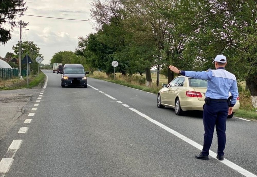 Aproape 800 de șoferi amendați, și circa 70 lăsați fără permise de polițiștii din Bihor, în weekend
