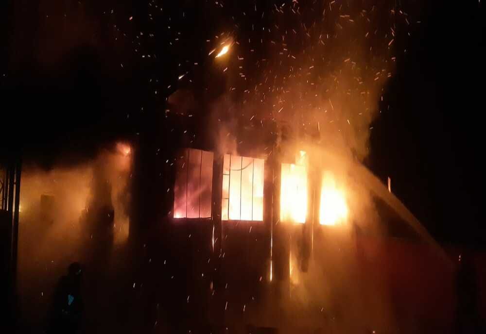 Gospodărie din Valea Mare de Criș, afectată de incendiu  provocat de un scurtcircuit