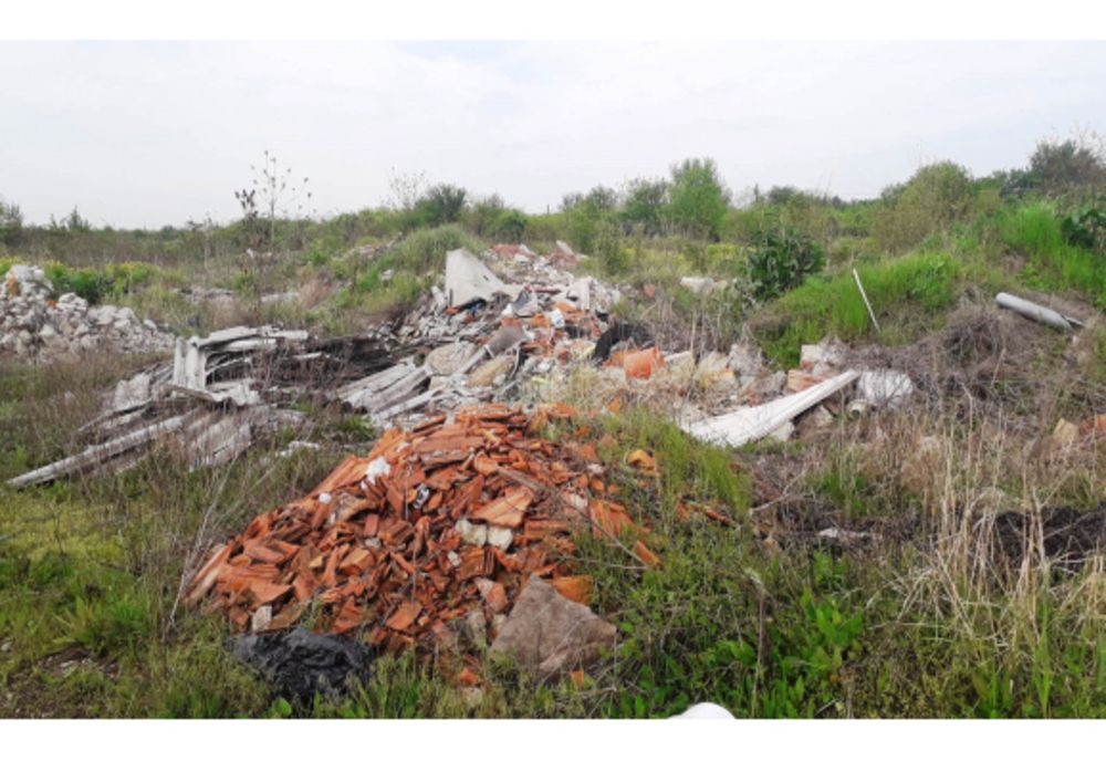 637 tone de deșeuri depozitate ilegal au fost ridicate de la ieșirea din orașul Oradea 