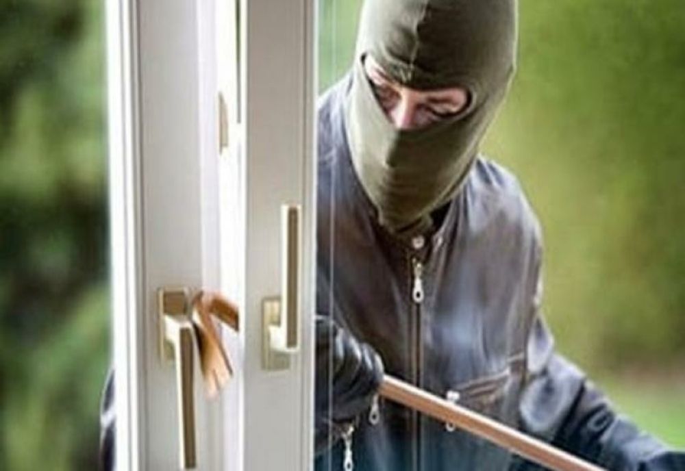Hoț din locuințe, arestat preventiv de magistrații orădeni