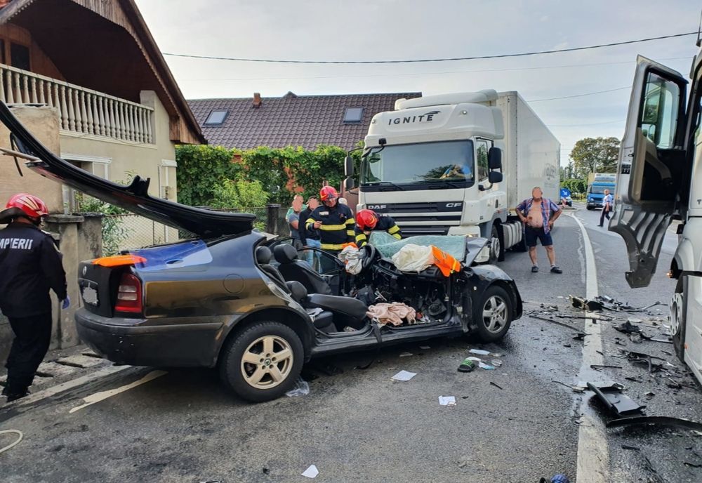 Grav accident în Bihor! Doi tineri au murit la locul accidentului (VIDEO/FOTO)