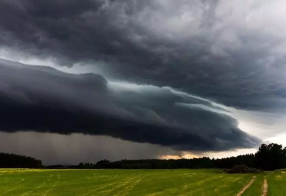 Cod galben - ploi torenţiale, descărcări electrice, vijelii şi grindină în județul Bihor