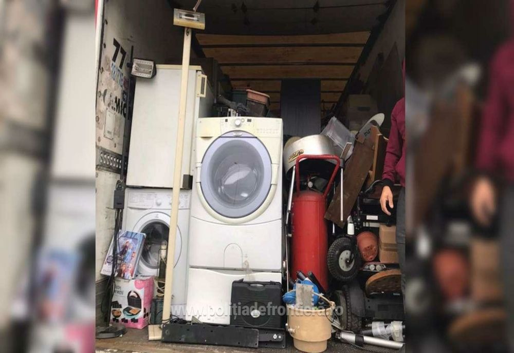 23 de tone deşeuri constând în textile și electrocasnice, oprite la Borș II