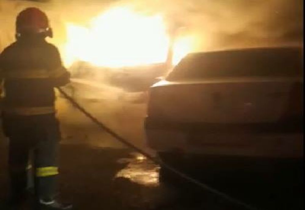 Incendiu violent la un service auto din Oradea (FOTO)