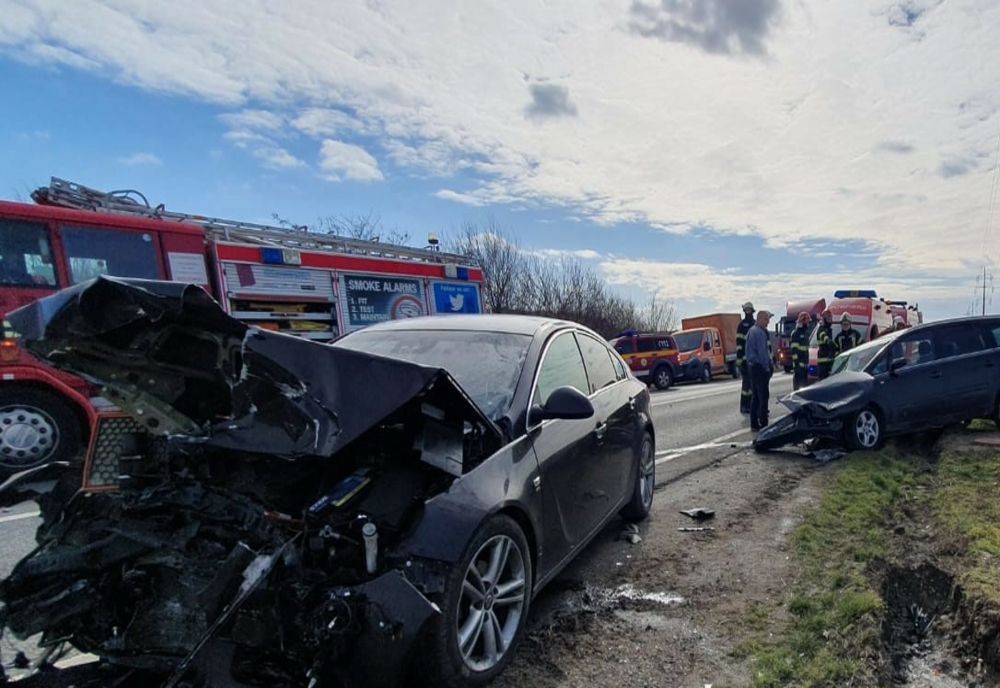 Accident în Oradea! Trei persoane, la spital