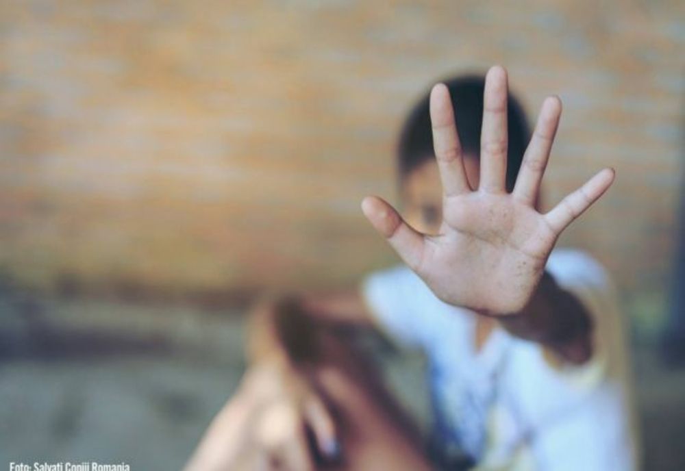 Un minor dintr-o localitate bihoreană a fost sechestrat şi bătut de mai mulţi tineri