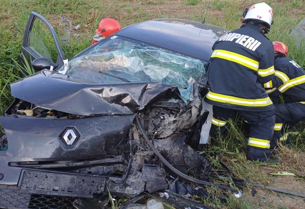 Grav accident în Oradea: Un copil şi doi adulţi au fost răniţi (FOTO)