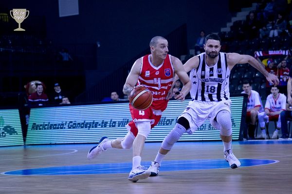 CSM U Oradea şi U BT Cluj vor deschide sezonul baschetbalistic