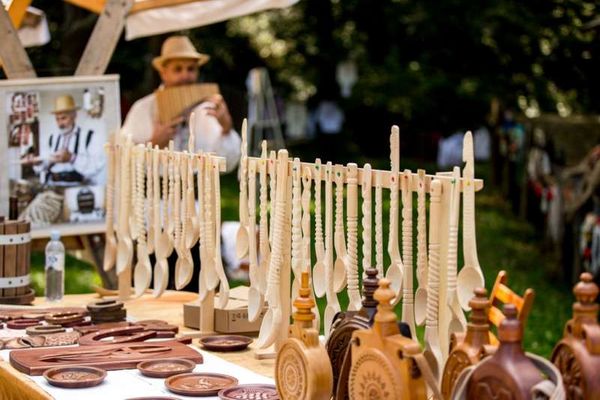 Târgul Meşterilor Populari revine la Oradea în Parcul Bălcescu