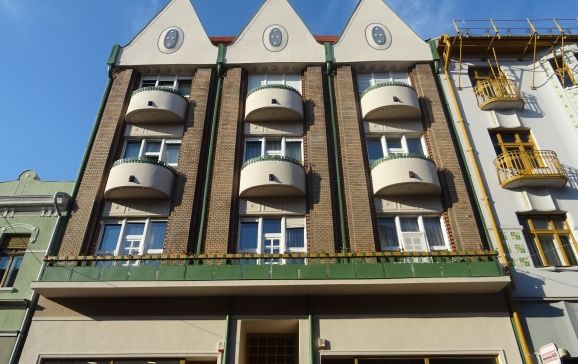 Au fost finalizate lucrările de restaurare la fațada principală a casei Roth