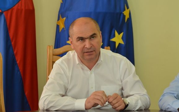 Conferință de presă Ilie Bolojan: Primăria va realiza o parcare de tip park and ride în zona Cetății Oradea