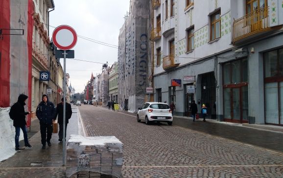 Amenzi usturătoare pentru cei care pătrund ilegal cu mașina în zona pietonală centrală