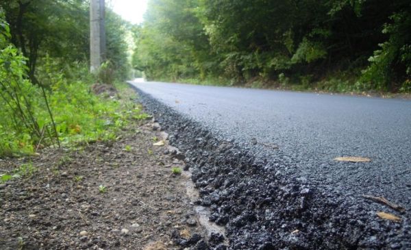 PNL Bihor acuză: Consiliul Județean aruncă banii pe drumuri în stare bună, din zonele lor de electorat