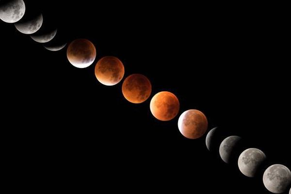 Astroclubul vă invită să urmăriți eclipsa totală de lună din Cetatea Oradea